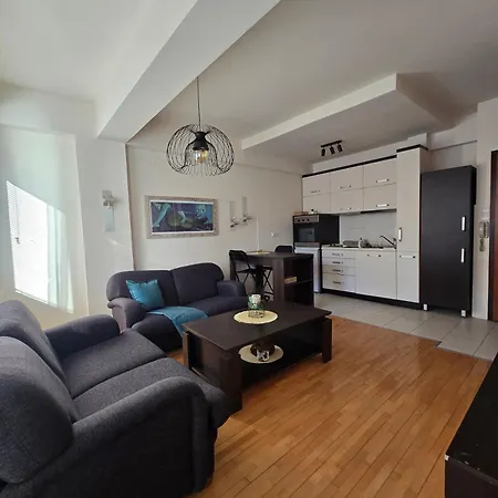 Apartment 4 *